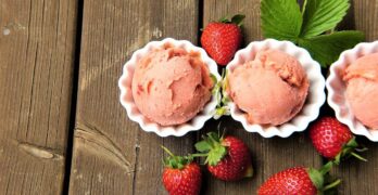 strawberry ice cream, strawberries, fresh, fruit, ripe, rustic, bio, vitamins, bowls, summer, ice cream, lactose free, nature, fruit ice cream, milk ice cream, food, yummy, frozen, diet, ice cream parlor