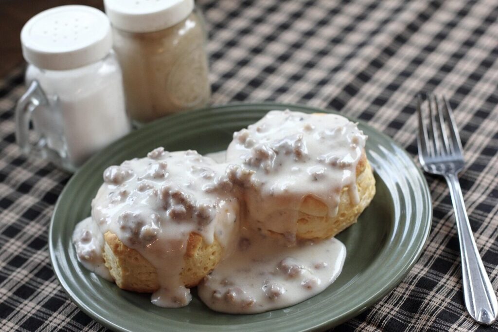 biscuits, gravy, breakfast, food, biscuit, bread, country, homemade, buttermilk, sausage, fluffy, southern, delicious, pepper, gray food, gray bread, gray breakfast, gravy, gravy, gravy, gravy, gravy, buttermilk