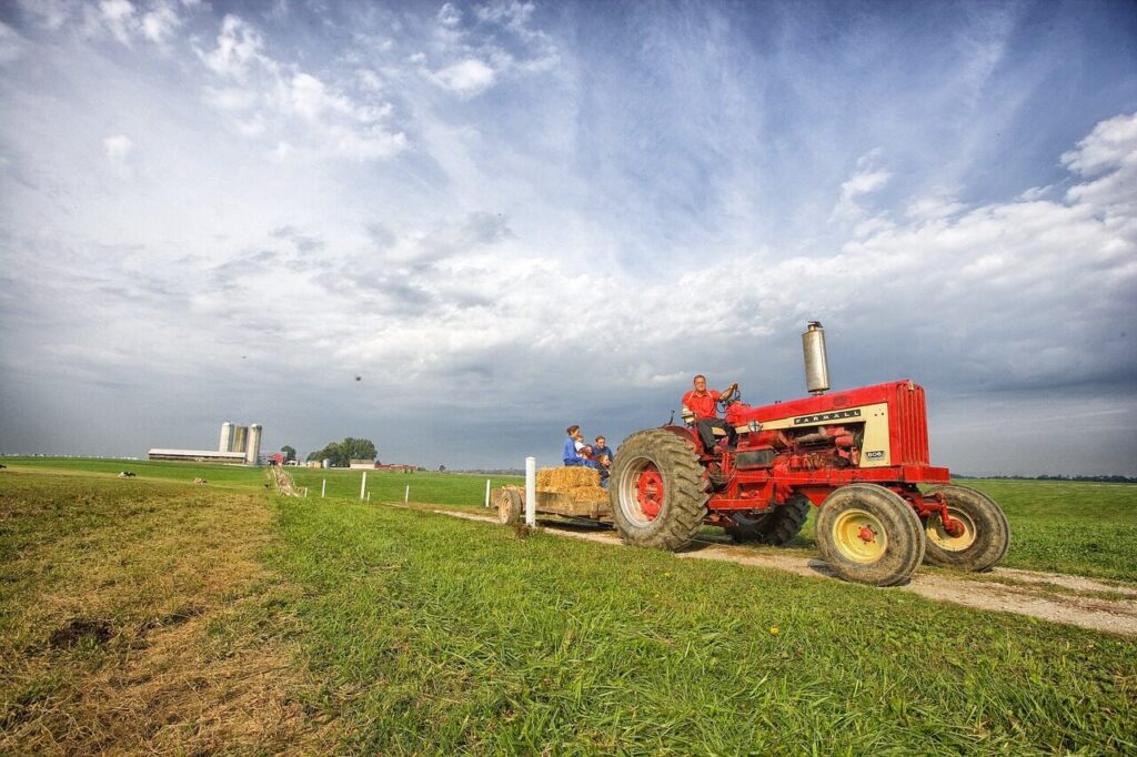 ohio, farm, rural, sky, clouds, fields, landscape, scenic, countryside, nature, outside, summer, hayride, tractor, wagon, silos, hayride, hayride, hayride, hayride, hayride, tractor