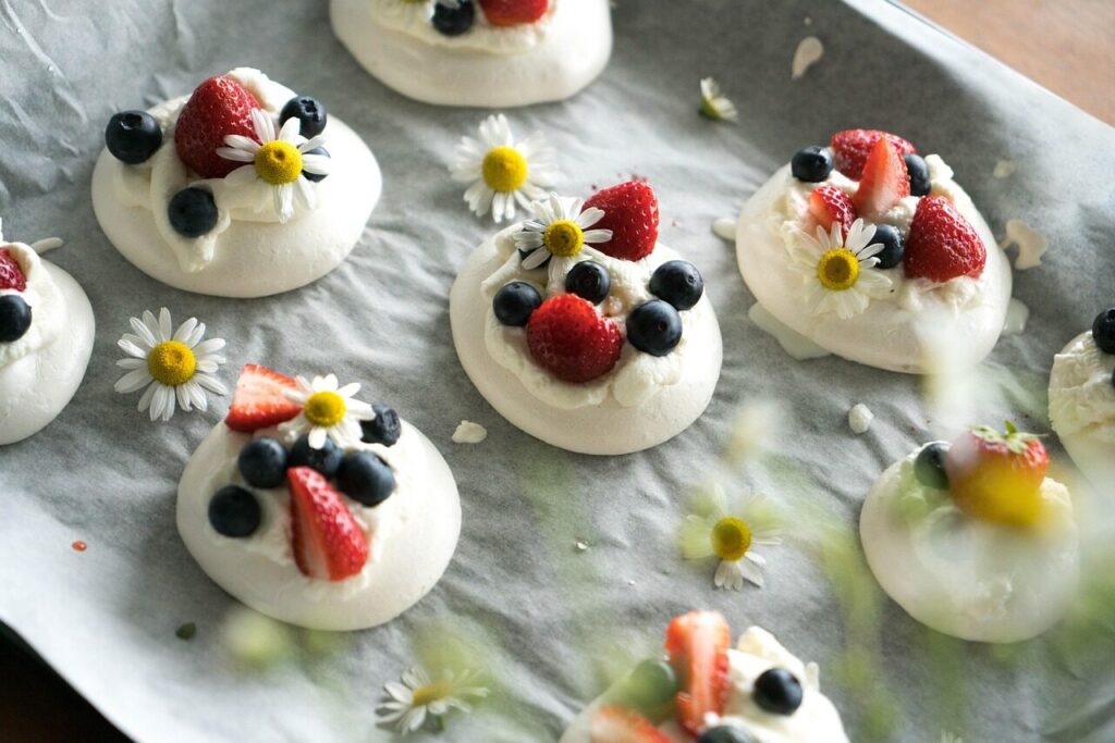 pavlova, meringue, dessert, baking, sweet, baked, blueberries, strawberries, fruit, bakery, homemade, sugar, snack, treat, pavlova, pavlova, pavlova, pavlova, pavlova, meringue