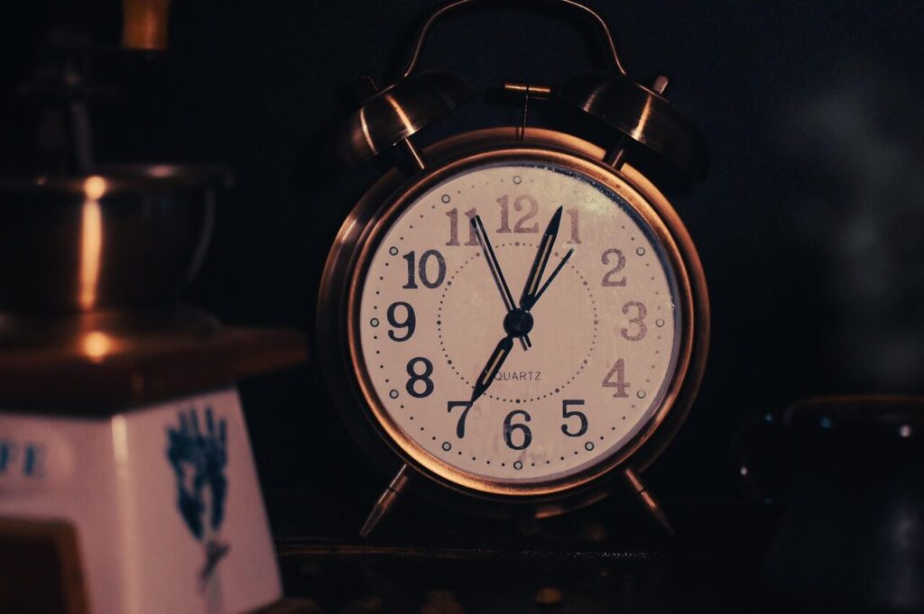 coffee, coffee cup, coffee grinder, cup, clock, time, dark, alarm clock
