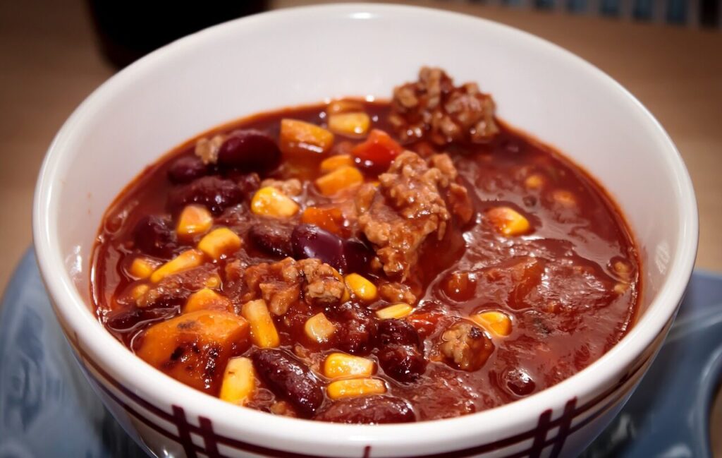 chili con carne, chili, cook, having lunch, delicacies, gourmet, lunch, meal, food, plate, chili, chili, chili, chili, chili