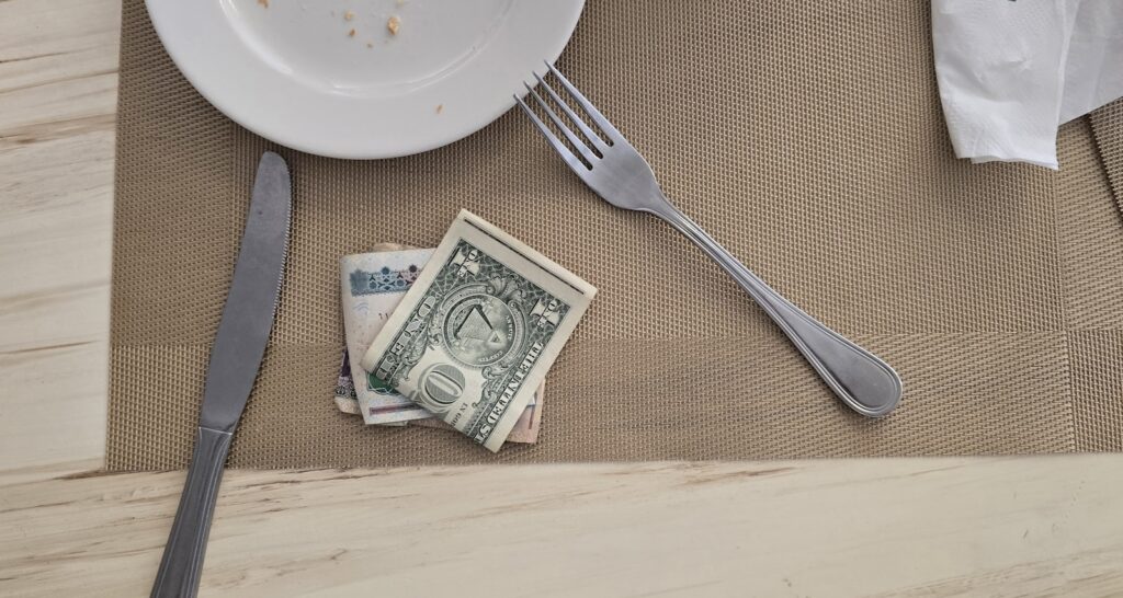 Money left on table after meal