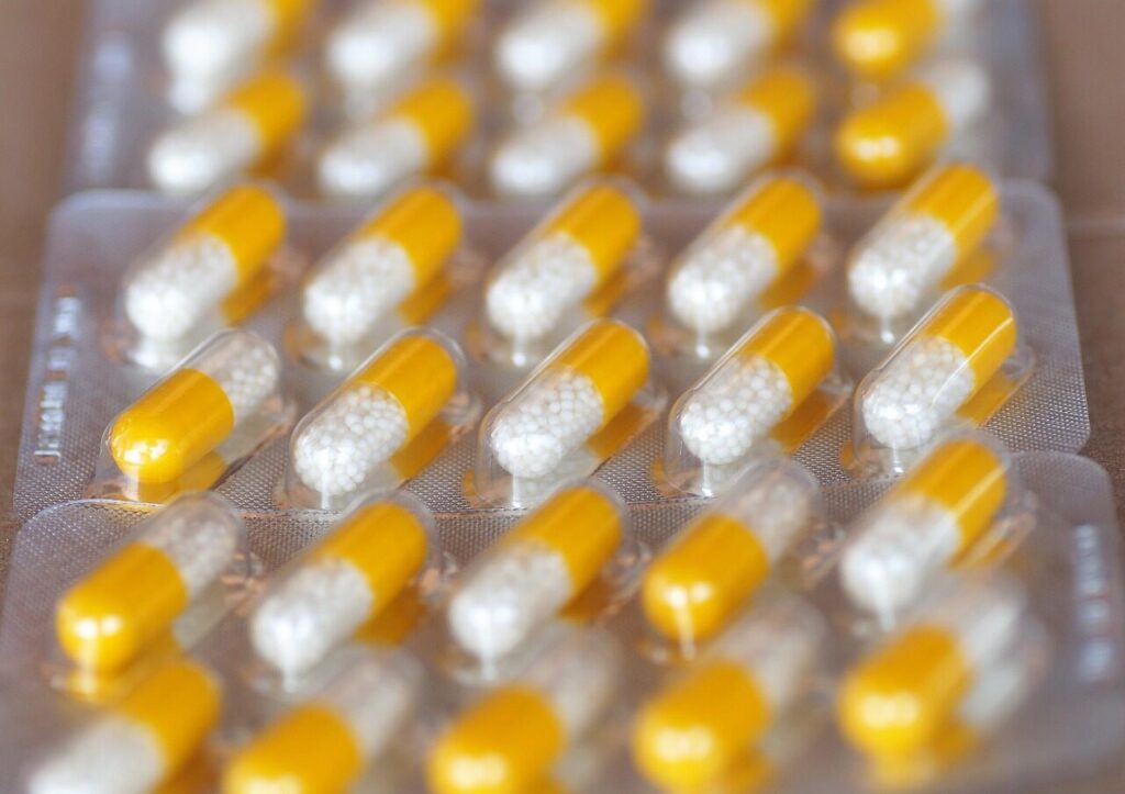 vitamin c, vitamins, pill, health, tablet, capsules, pills, yellow, immunity