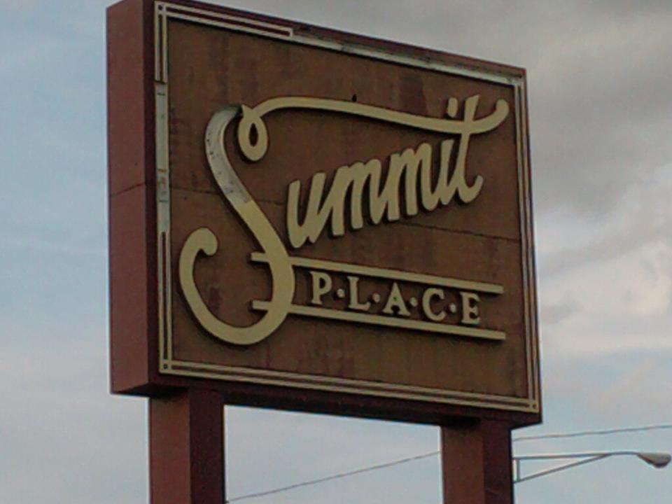 Summit Place Mall – Pontiac, Michigan