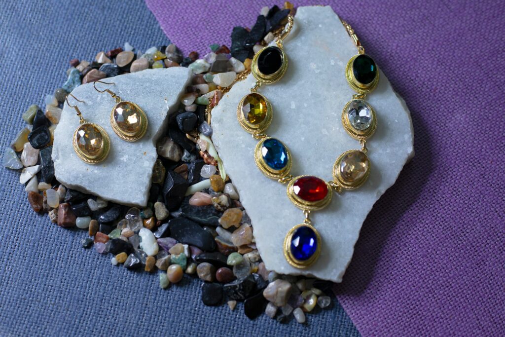 a necklace with many stones