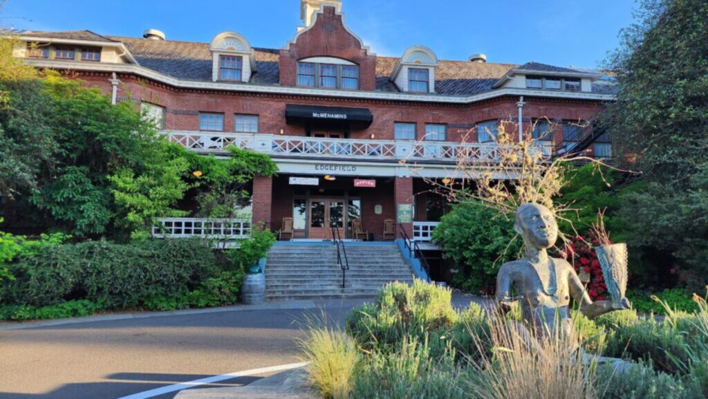 McMenamins Edgefield, Troutdale, Oregon