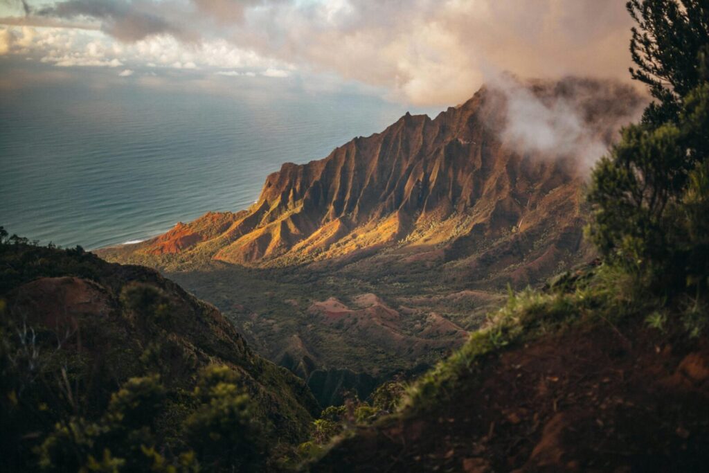 12 Reasons Hawaii Ranks Among the Happiest States in America | The WiC
