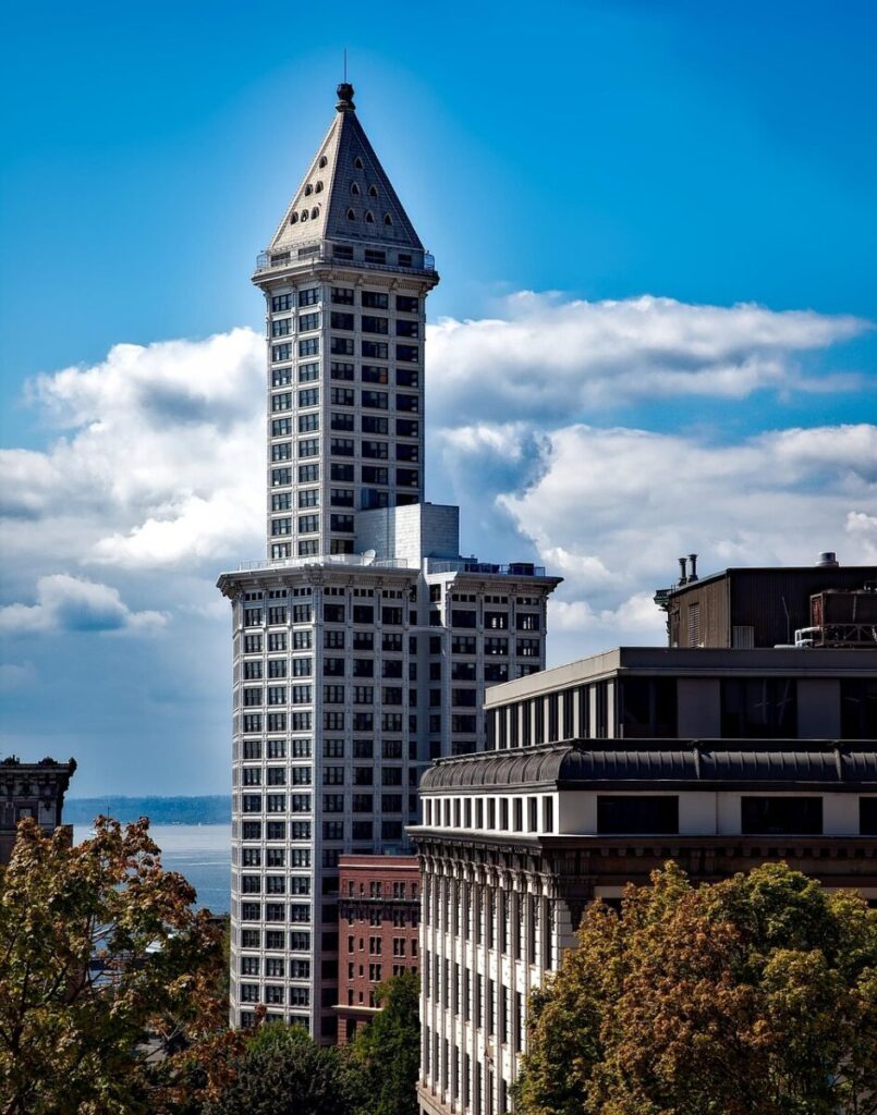 smith tower, seattle, washington, city, cities, urban, downtown, buildings, skyscraper, landmark, historic, architecture, sky, clouds, nature, hdr