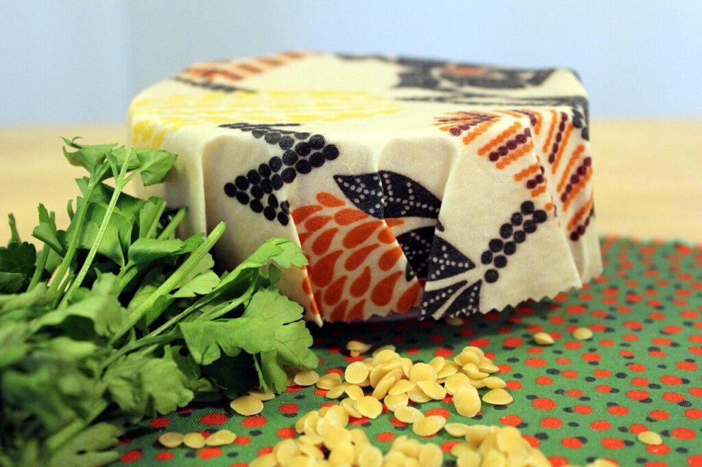 food storage, food wrap, beeswax, cotton, quilt, cling wrap, glad wrap, diy, sustainable, reusable, beeswax, beeswax, beeswax, beeswax, cling wrap, reusable, reusable, reusable, reusable, reusable