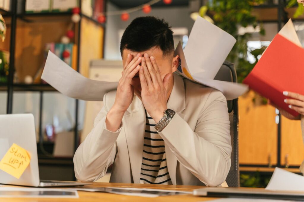 Over Busy 12 Common Habits People Don’t Realize Are Automatic | The WiC Project Blog