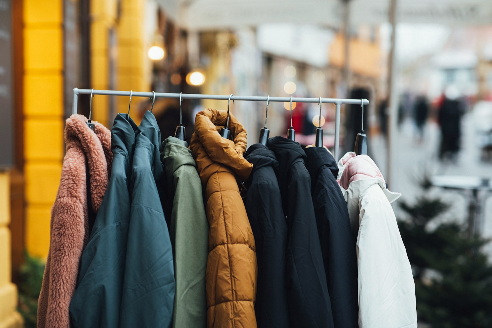 Low Class Style 9 Fashion Trends That Instantly Signal You’re Lower Class to Everyone ...