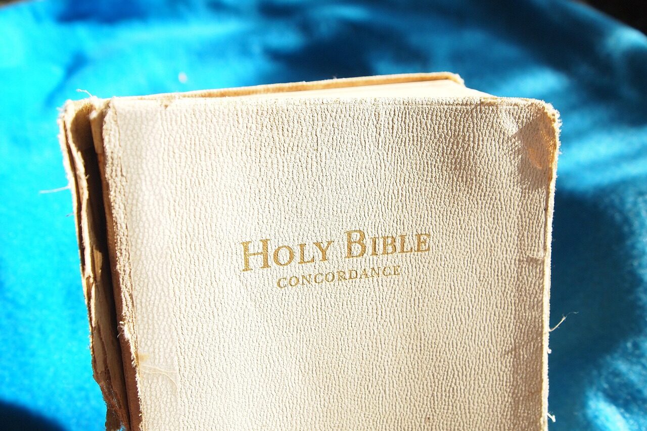 13 Sacred Bible Verses That Were Deleted or Changed in New Versions ...